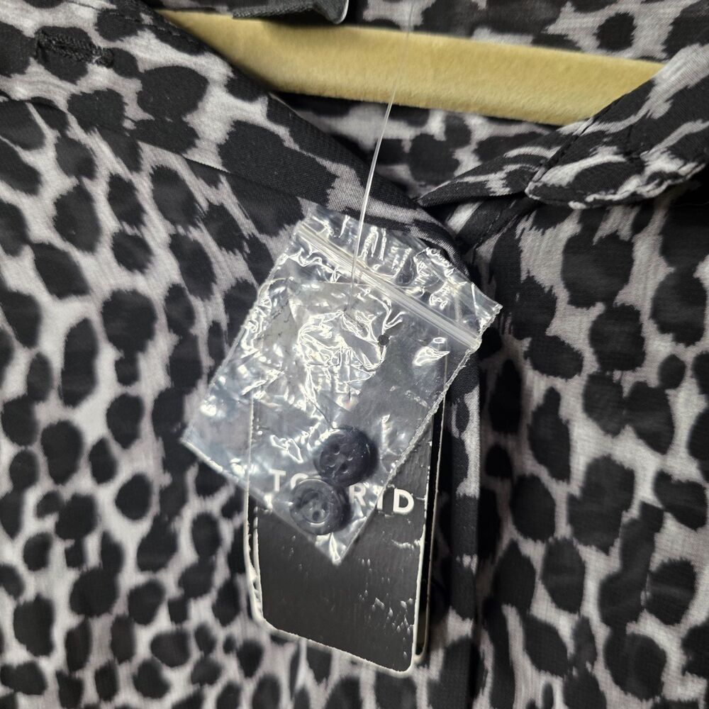 NWT Torrid Sheer Kimono Size 3XL Animal Print Button Tunic Black Gray - Picture 5 of 12